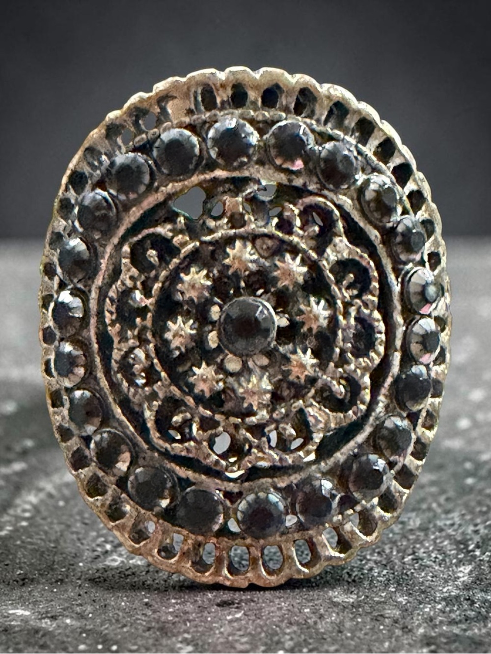 Vintage-Inspired Black Stone Oval Cocktail Ring
